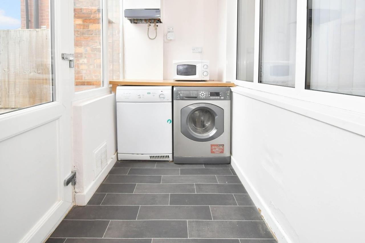 Wistaston House By Yourstays 5 Double Bedrooms And 2 Bathrooms, Great For Groups! Book Now! Crewe Exterior foto
